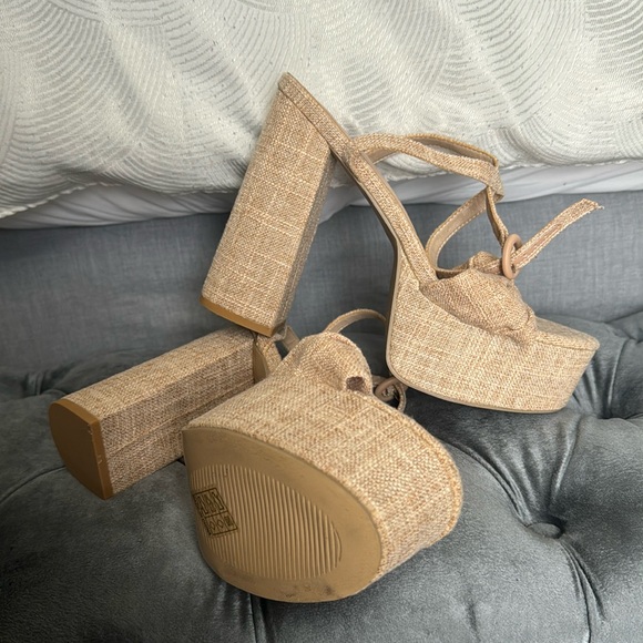 Shoes - Brand new. Size 41. Cream tweed platform high heels sandals.